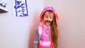 У Скай выросли усы и вторая голова - Щенячий патруль в школе