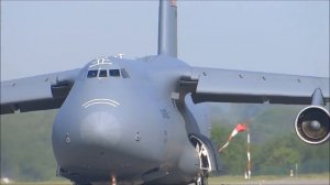 "GD 112": Lockheed C5 GALAXY landing at Gdańsk Airport.