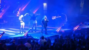 MOTLEY CRUE WILD SIDE LIVE PINNACLE BANK ARENA  LINCOLN NEBRASKA 12-4-2015