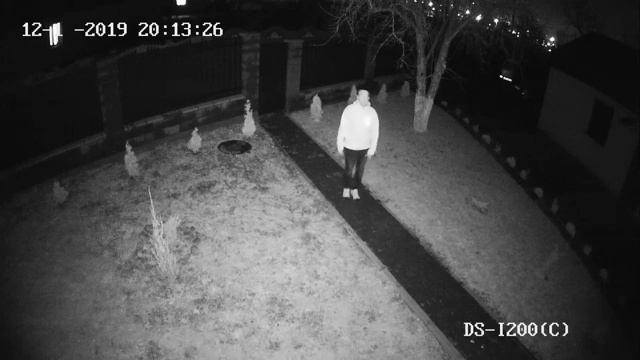 HiWatch DS-I200 (2,8 мм, F2.0, 1/2.8", 1/30, ночь) смотреть онлайн