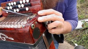 Установка МИКРОФОНОВ в маленький БАЯН "Кременное"/Обзор детской ИГРУШКИ из СССР/Фестивальная жизнь