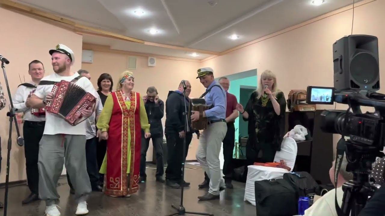 Соревнования гармонистов с частушками! Отрывок!