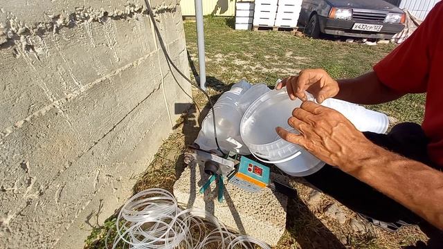 Кормушки для пчел, наш лайфхак смотреть онлайн