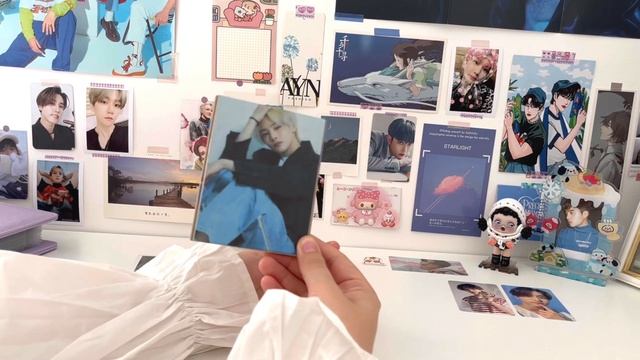 ? Распаковка карт Stray Kids, Woodz ? смотреть онлайн