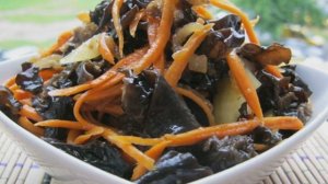 Салат из древесных грибов