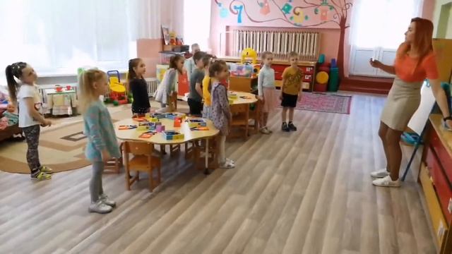 Занятие с палочками Кюизенера "Домики для друзей" (средняя группа) смотреть онлайн