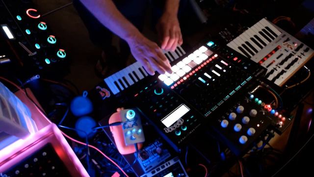 20210406/session : MC-707 + RC-505 + Monologue + Reface DX + Maximal Drone, Rucci смотреть онлайн