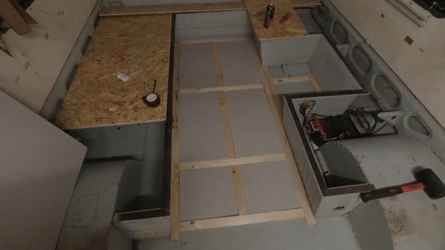 Новый пол в прицепе-даче. Строим автодом своими руками
