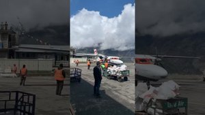 Самый опасный аэропорт мира Лукла. Жёсткая посадка