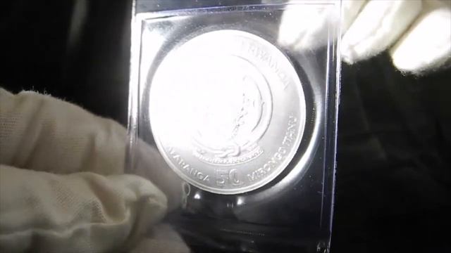 Серебряная монета Жирафы, Руанда, 1 унция смотреть онлайн