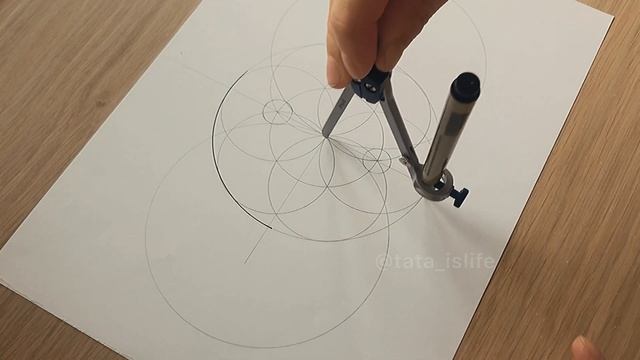 Сакральная геометрия. Рисуем символ "Инь-Ян" смотреть онлайн