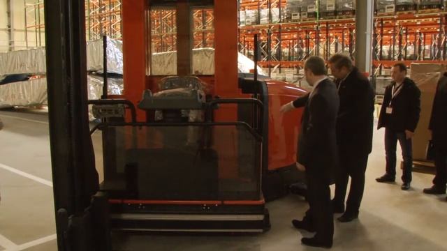 Ручные гидравлические тележки Lifter и узкопроходная техника Vector. TOYOTA-BT. смотреть онлайн