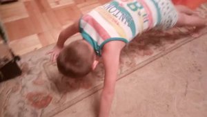 В тему отжался 38 раз / 6 лет / спорт - дома