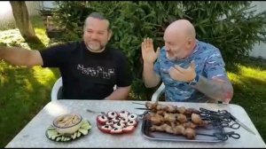 Как правильно есть шашлык