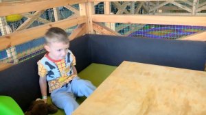 МОРОЖЕНЩИК в РЕСТОРАНЕ! Какую ТАЙНУ узнал Марк? ICE SCREAM 2 в реальной жизни!