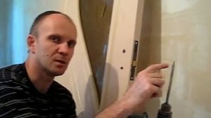 Двери со стеклом, как врезая замок не повредить стекло важный момент