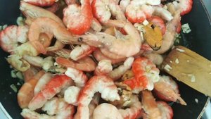 ГоТоВиМ МореПродукты. КРеветки, МиДии, КальМары. На РАСТительном МаСЛе с ЧеСНоКоМ, Готовим Аппетитн