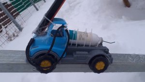 Машинка на реактивной тяге 2