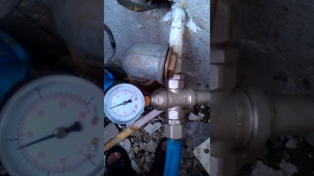 Как установить насосную станцию с редуктором давления. смотреть онлайн