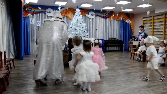 Березовский НОВЫЙ ГОД детский сад "ЖУРАВУШКА" группа "ГНОМИКИ"