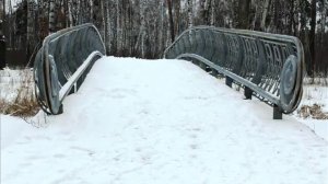 В летнем парке зима...