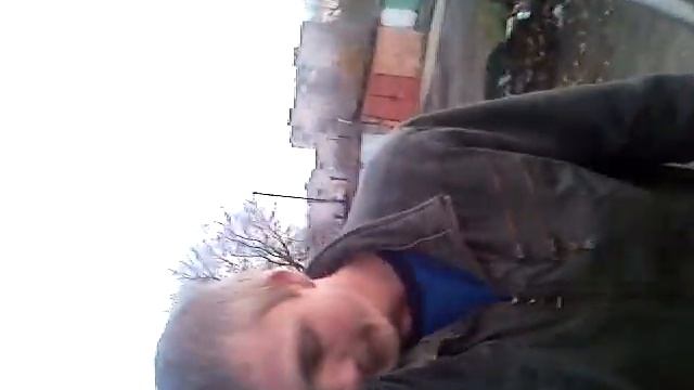 укусил колесо велосипеда)