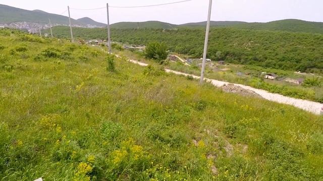 Отличный дом на границе с лесом, с видом на горы и море! смотреть онлайн