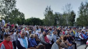 Московский Майкл Джексон готовится к выступлению на средней сцене и передаёт нам привет #Moscow