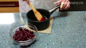 Как приготовить торт-рулет «Черный лес»