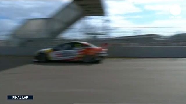 2015 V8 Supercars Championship - Round 6 (Townsville): Saturday смотреть онлайн