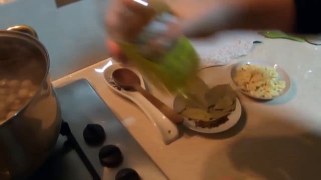 ГРИБЫ КОНСЕРВИРОВАННЫЕ быстро готовятся - долго  хранятся