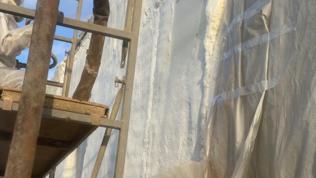 Зимний пенополиуретан BASF Elastospray 1622/43