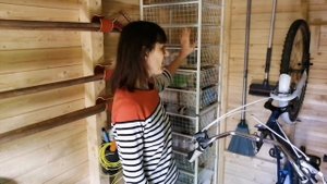 Как удобно хранить садовые инструменты. Покажу свой хозблок.
