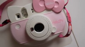 Сравнение Instax mini 70 & Instax mini Hello Kitty