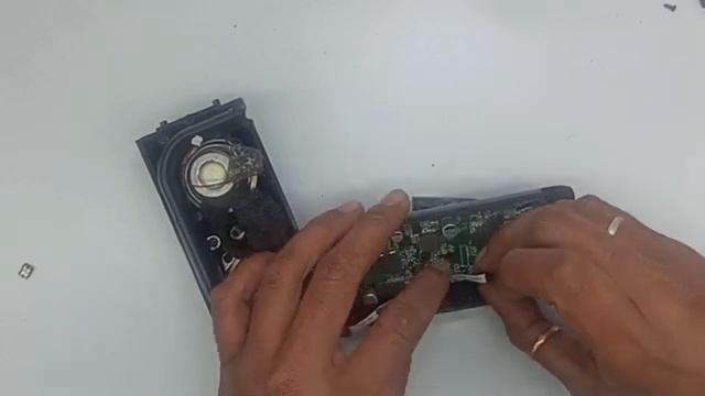 Dead JBL Flip 2 | NOT CHARGING FIX | TEARDOWN
