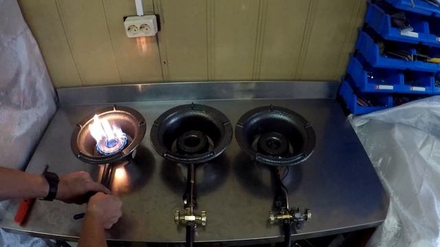 Демонстрация работы газового вок-стакана 25 см с тремя кранами смотреть онлайн