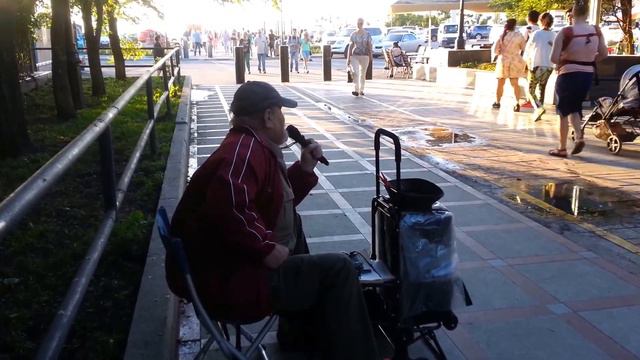 хава нагила старичок поёт на Набережной, владивосток (Old Russian Busker Vladivostok hava Nagila) смотреть онлайн