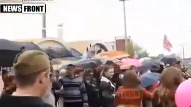 «Паровоз Победы» доставил «бойцов Красной Армии» из Донецка в Луганск смотреть онлайн