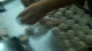 Видео пельменя с псевдозащипом Бизон, ручная лепка, Сатурн на пельменном аппарате HLT-700XL, #Shorts