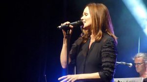 Belinda Carlisle - Goodbye Just Go (Live at indigo2)