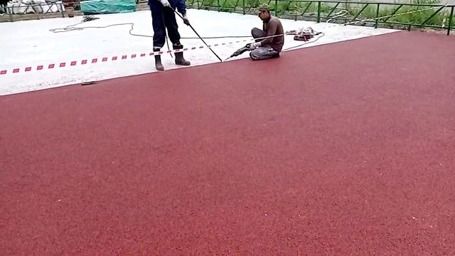зарезка резиновой крошки на детских площадках?