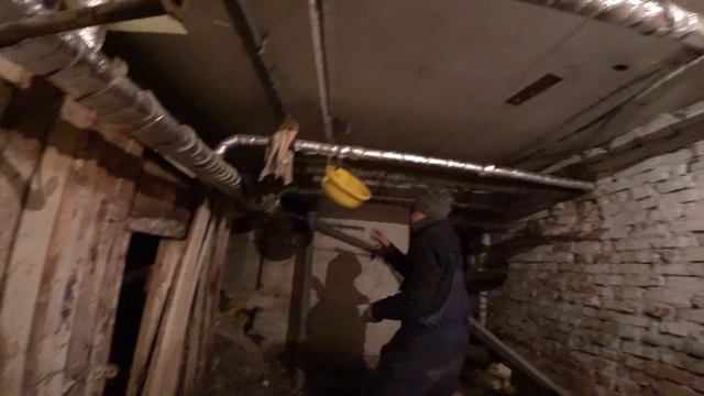 Лучшие Подружки | Уборка Подвала Продолжается | Как Живут Бездомные Люди