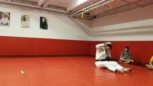 Кувырок боком или "перекат"