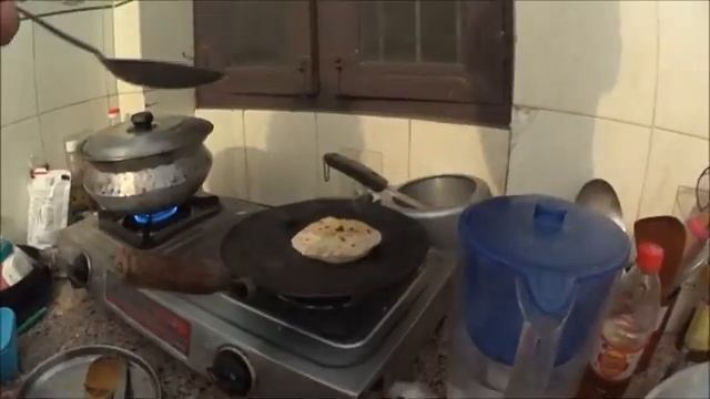 Индия Влог 315. Как приготовить самый простой ужин в Индийском стиле, чапати и овощное рагу Сабджи смотреть онлайн