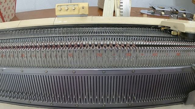 colete aberto na lateral em malha inglesa feito em máquina de tricô смотреть онлайн