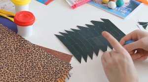 Развивающая поделка для детей из бумаги _Гусеницы в траве_ для детского сада _ Учимся вырезать.mp4