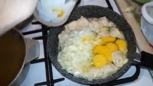 ЖАРЕНАЯ ЯИЧНИЦА С ПЕЛЬМЕНЯМИ!!! Fried EGGS WITH PELMEN