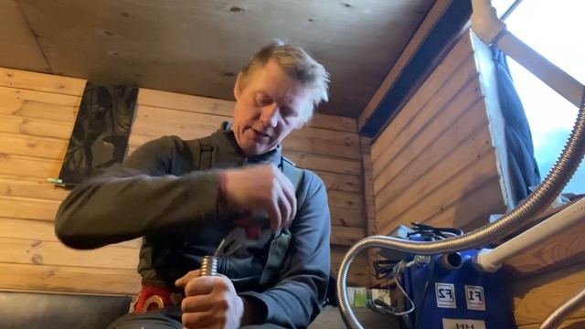 Как развальцевать гайку для солнечного коллектора.