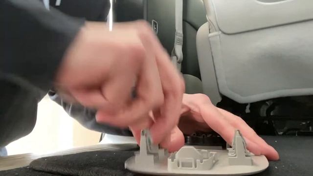 Replace Chrysler Pacifica minivan interior overhead/ceiling light смотреть онлайн