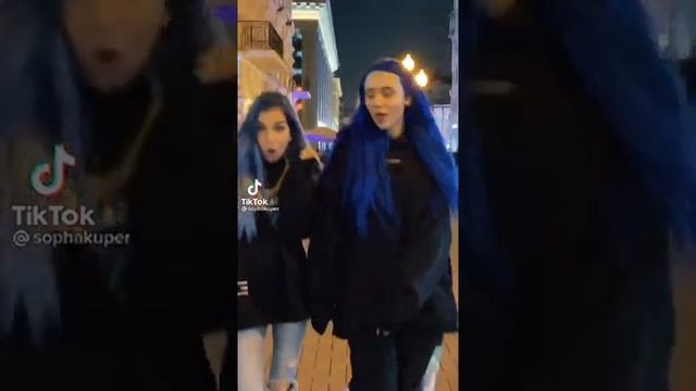 У обоих синие волосы смотреть онлайн